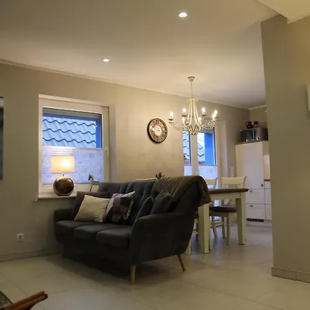 Eine Sehr Gemütliche Erdgeschoß Apartment *