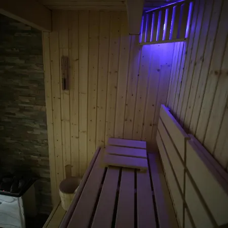 Eine Sehr Gemuetliche Erdgeschoss Appartement *
